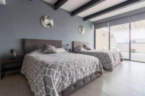 1PH Hidden gem in Centro Fits 10 private terrace